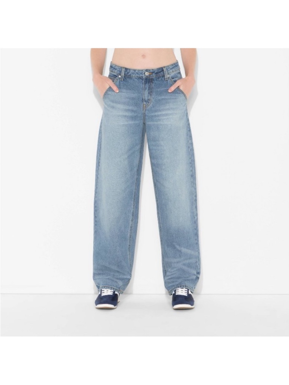 Light Blue mid rise 90s relaxed straight Women’s Jeans